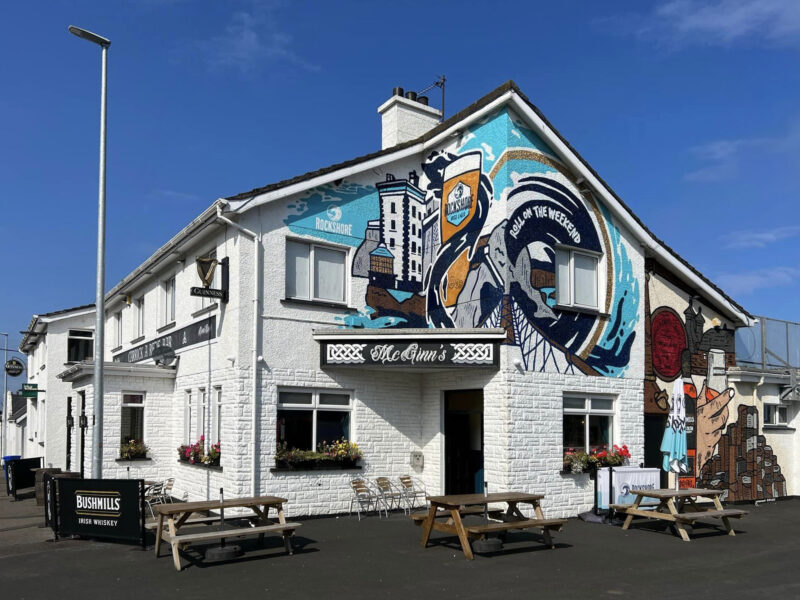 Carrick-a-rede bar front